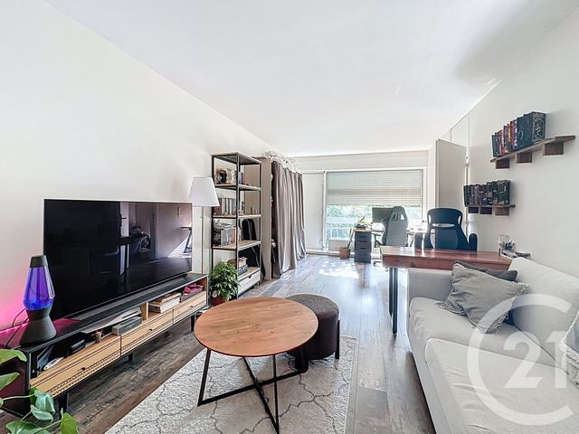 Afficher la photo en grand Appartement F3 à vendre - 3 pièces - 61.2 m2 - VERSAILLES - 78 - ILE-DE-FRANCE - Century 21 Fels Immobilier