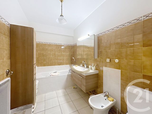 Appartement T3 à vendre - 3 pièces - 87.39 m2 - VERSAILLES - 78 - ILE-DE-FRANCE - Century 21 Fels Immobilier