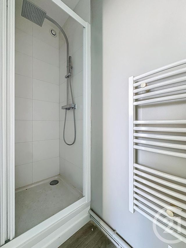 Appartement F2 à vendre - 2 pièces - 32.9 m2 - VERSAILLES - 78 - ILE-DE-FRANCE - Century 21 Fels Immobilier