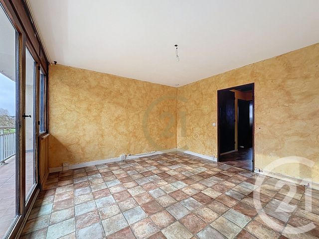 Appartement T4 à vendre - 4 pièces - 75.5 m2 - VELIZY VILLACOUBLAY - 78 - ILE-DE-FRANCE - Century 21 Fels Immobilier