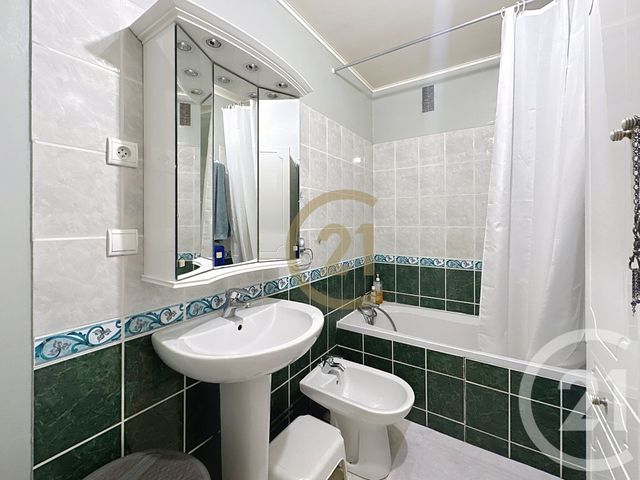 Appartement F4 à vendre - 4 pièces - 77.43 m2 - VELIZY VILLACOUBLAY - 78 - ILE-DE-FRANCE - Century 21 Fels Immobilier