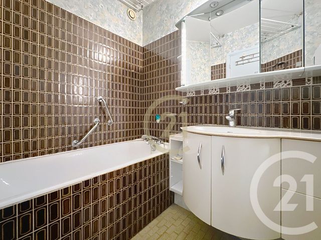 Appartement F4 à vendre - 4 pièces - 97.48 m2 - VERSAILLES - 78 - ILE-DE-FRANCE - Century 21 Fels Immobilier