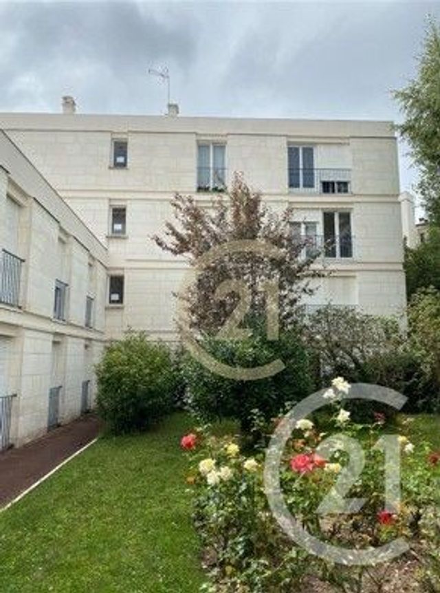 Appartement Chambre à vendre - 1 pièce - 11.86 m2 - VERSAILLES - 78 - ILE-DE-FRANCE - Century 21 Fels Immobilier