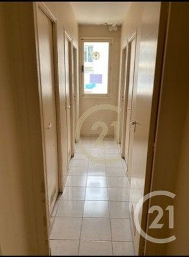 Appartement Chambre à vendre - 1 pièce - 11.86 m2 - VERSAILLES - 78 - ILE-DE-FRANCE - Century 21 Fels Immobilier