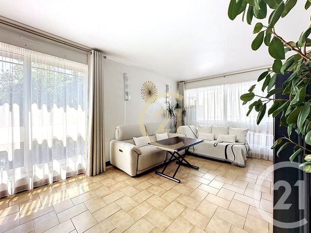 Appartement F4 à vendre - 4 pièces - 81.11 m2 - LE CHESNAY - 78 - ILE-DE-FRANCE - Century 21 Fels Immobilier