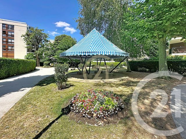 Appartement F4 à vendre - 4 pièces - 81.11 m2 - LE CHESNAY - 78 - ILE-DE-FRANCE - Century 21 Fels Immobilier