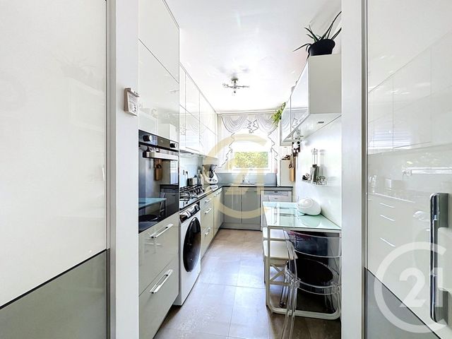 Appartement F4 à vendre - 4 pièces - 81.11 m2 - LE CHESNAY - 78 - ILE-DE-FRANCE - Century 21 Fels Immobilier